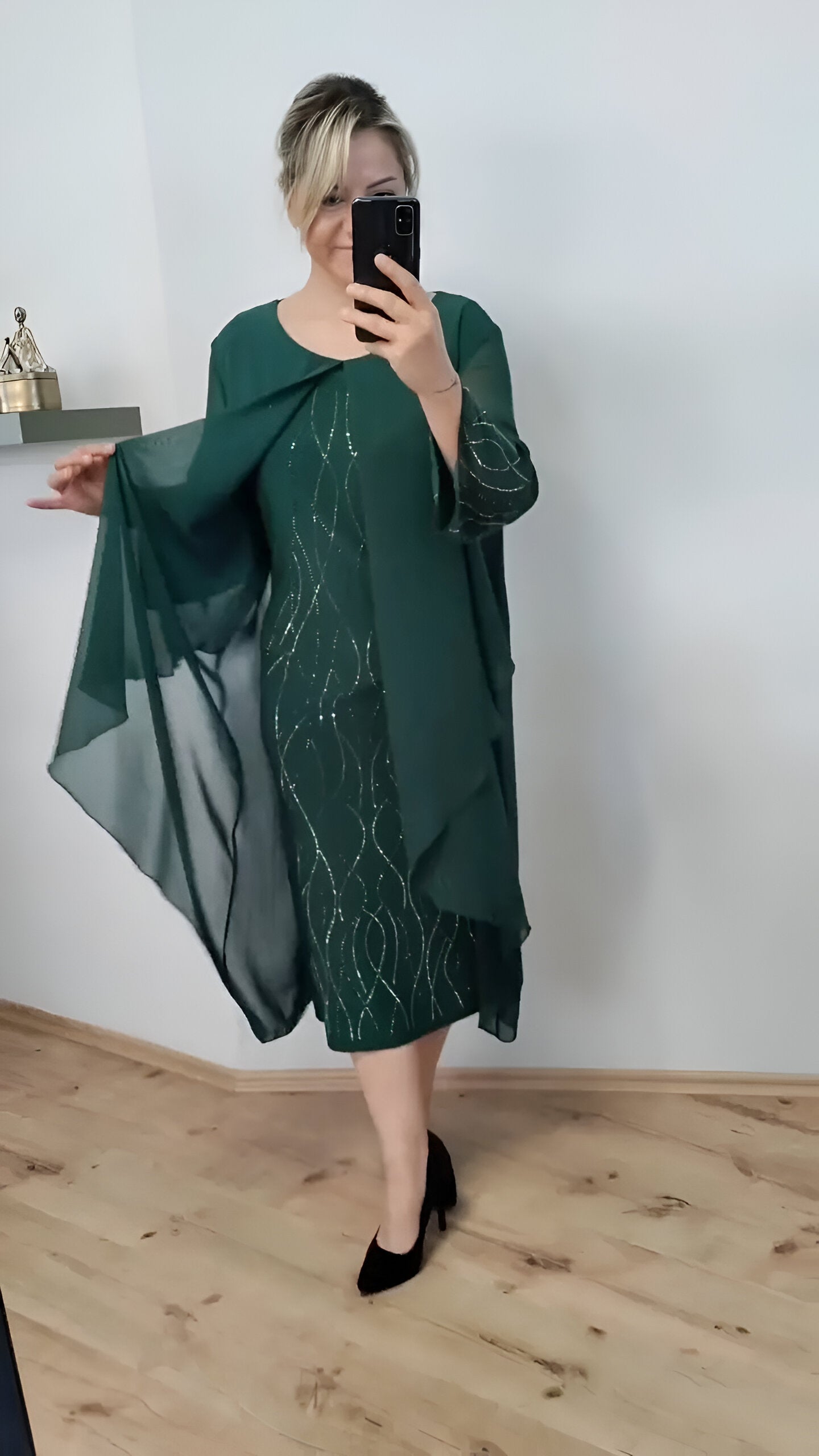 Claudia™ - Elegant flowing dress with layers