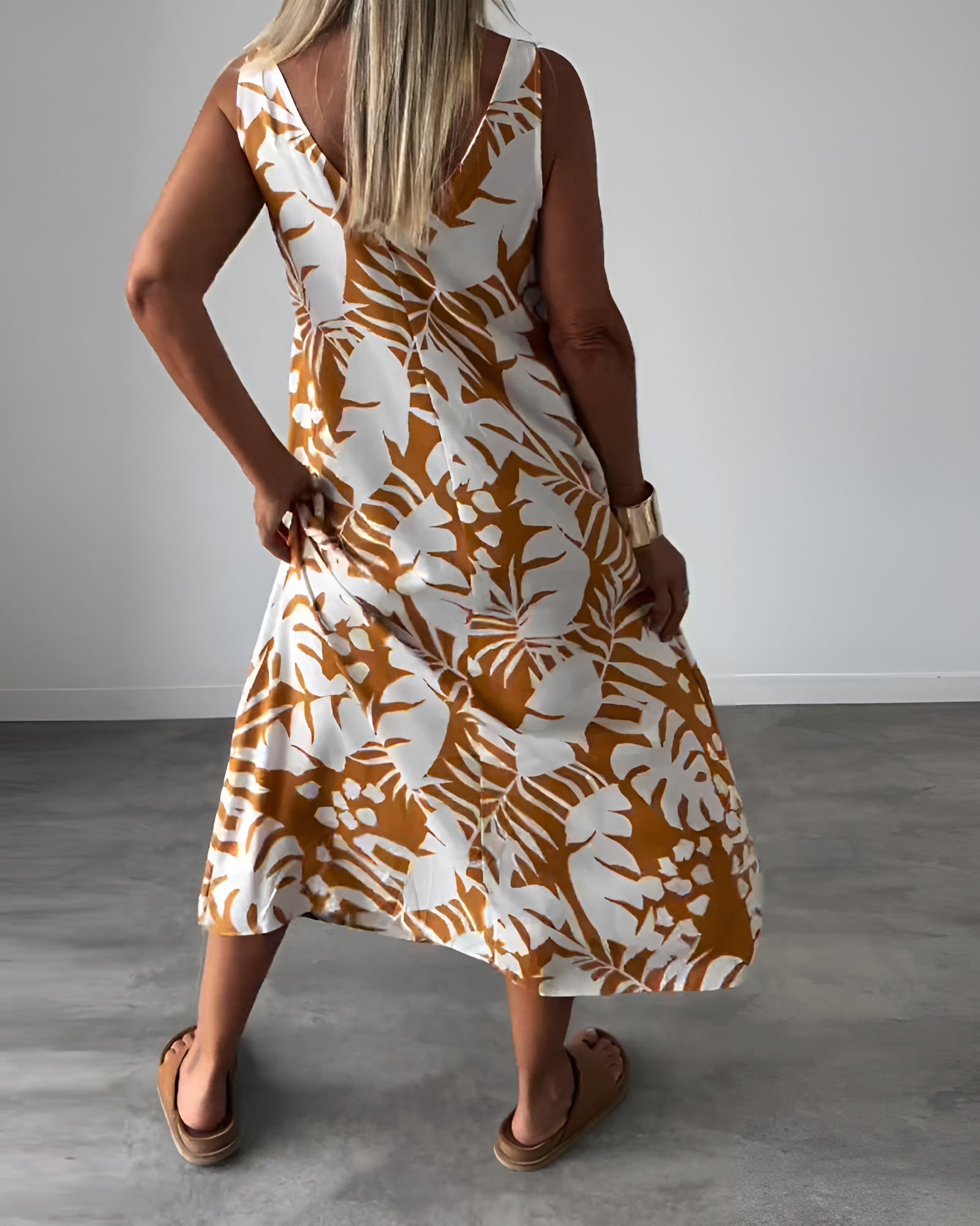 Liora – Summer Dress with Tropical Pattern