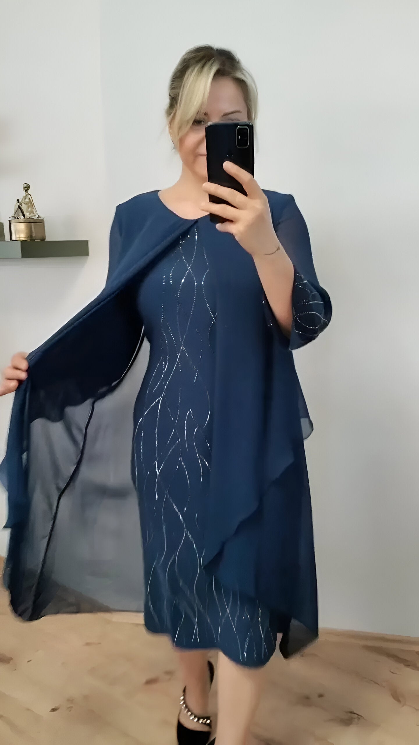 Claudia™ - Elegant flowing dress with layers