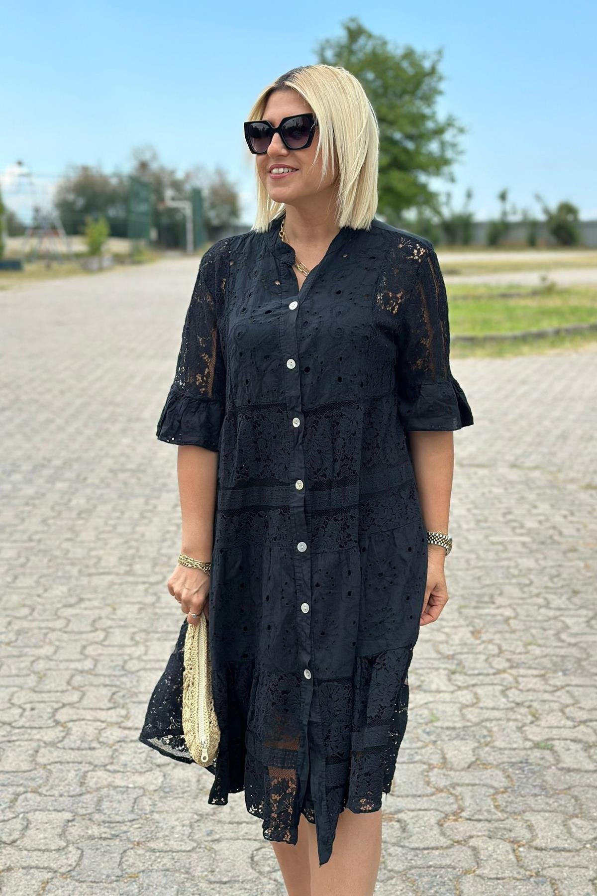 Mirelle – A Dress Without Restrictions with Fine Details