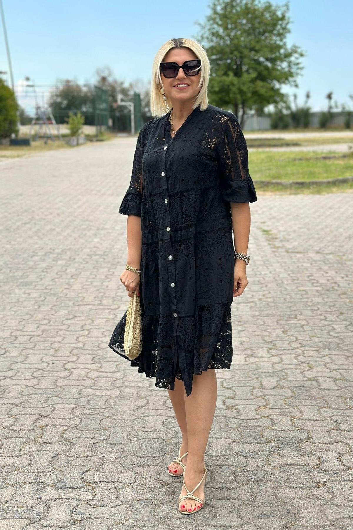 Mirelle – A Dress Without Restrictions with Fine Details